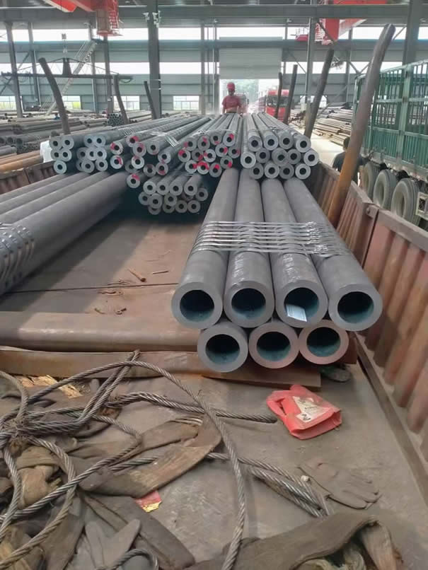 大口徑厚壁無縫管現(xiàn)貨天津小無縫16mn鋼管價格大_www.boke888.com.cn